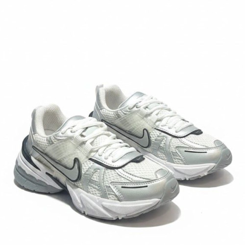 کتونی نایکی نقره ایی مشکی(مدل v2k)